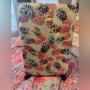 Jessica Simpson 26 inch suitcase